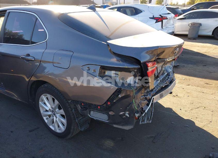 Photo 18 of 2019 Toyota Camry LE (VIN 4T1B11HK3KU192166)