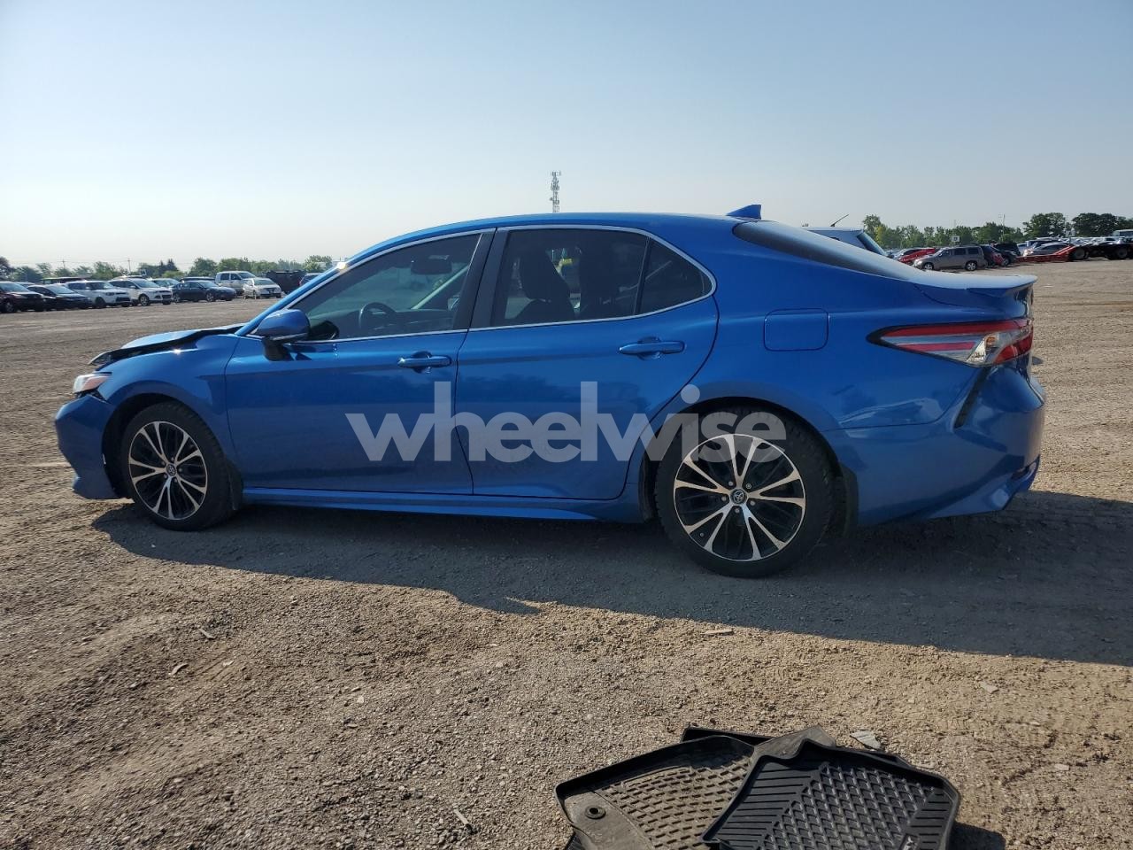 Photo 2 of 2019 TOYOTA CAMRY L (VIN 4T1B11HK3KU197111)