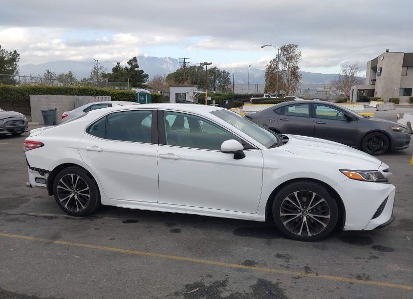 Photo 14 of 2019 Toyota Camry SE (VIN 4T1B11HK3KU218541)