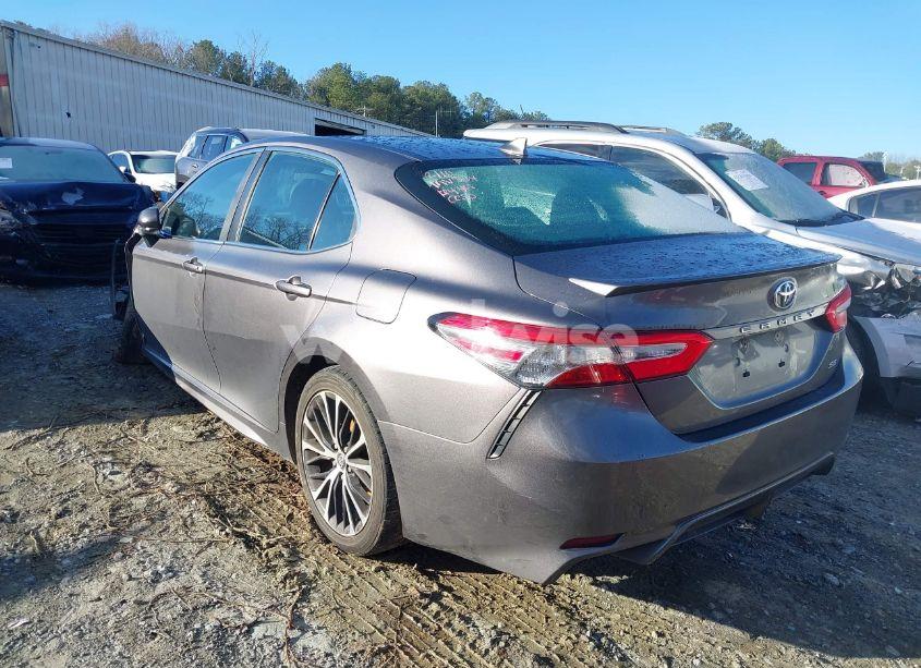 Photo 3 of 2019 Toyota Camry SE (VIN 4T1B11HK3KU231662)