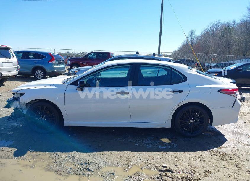 Photo 15 of 2019 Toyota Camry SE (VIN 4T1B11HK3KU233279)