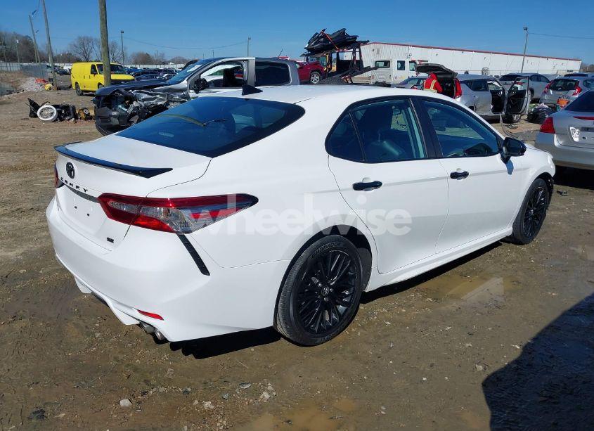 Photo 4 of 2019 Toyota Camry SE (VIN 4T1B11HK3KU233279)