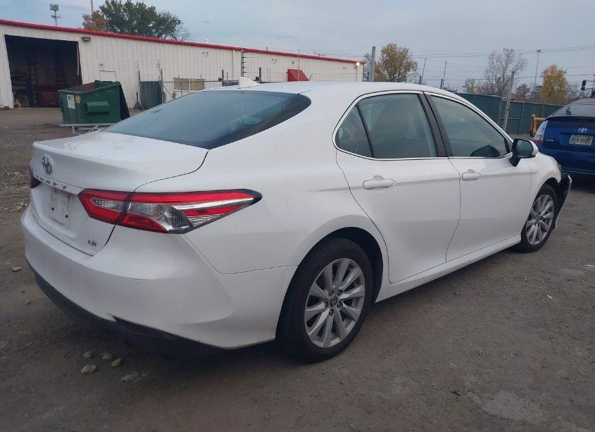 Photo 4 of 2019 Toyota Camry LE (VIN 4T1B11HK3KU233301)