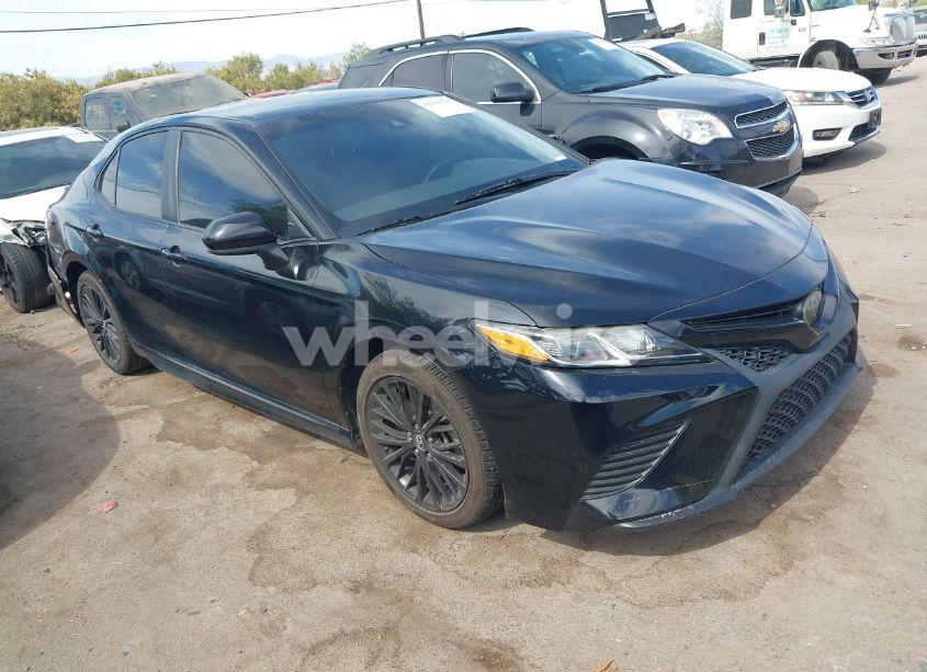 2019 Toyota Camry SE (VIN 4T1B11HK3KU234173) main photo
