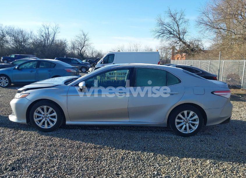 Photo 14 of 2019 Toyota Camry LE (VIN 4T1B11HK3KU241995)