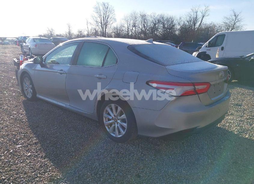 Photo 3 of 2019 Toyota Camry LE (VIN 4T1B11HK3KU241995)