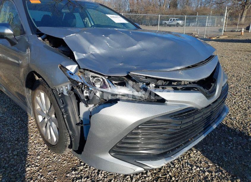 Photo 6 of 2019 Toyota Camry LE (VIN 4T1B11HK3KU241995)