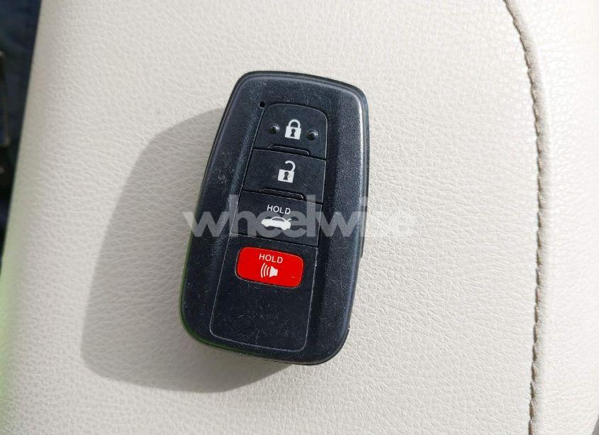 Photo 11 of 2019 Toyota Camry XLE (VIN 4T1B11HK3KU243570)