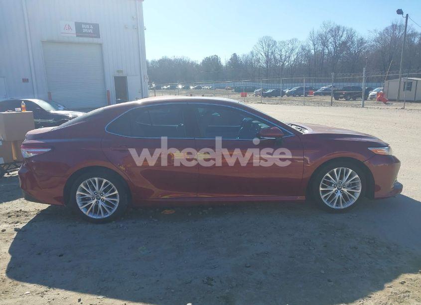 Photo 13 of 2019 Toyota Camry XLE (VIN 4T1B11HK3KU243570)