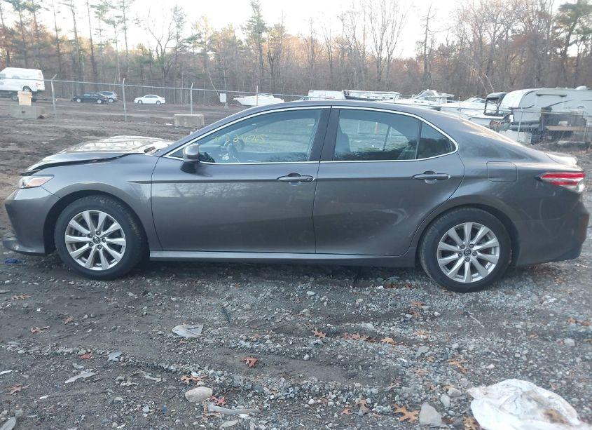 Photo 14 of 2019 Toyota Camry LE (VIN 4T1B11HK3KU252995)