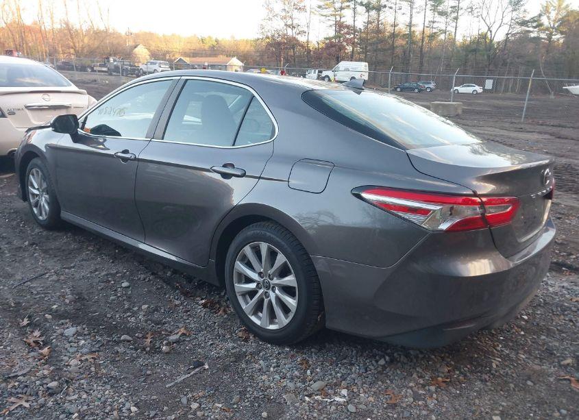 Photo 3 of 2019 Toyota Camry LE (VIN 4T1B11HK3KU252995)