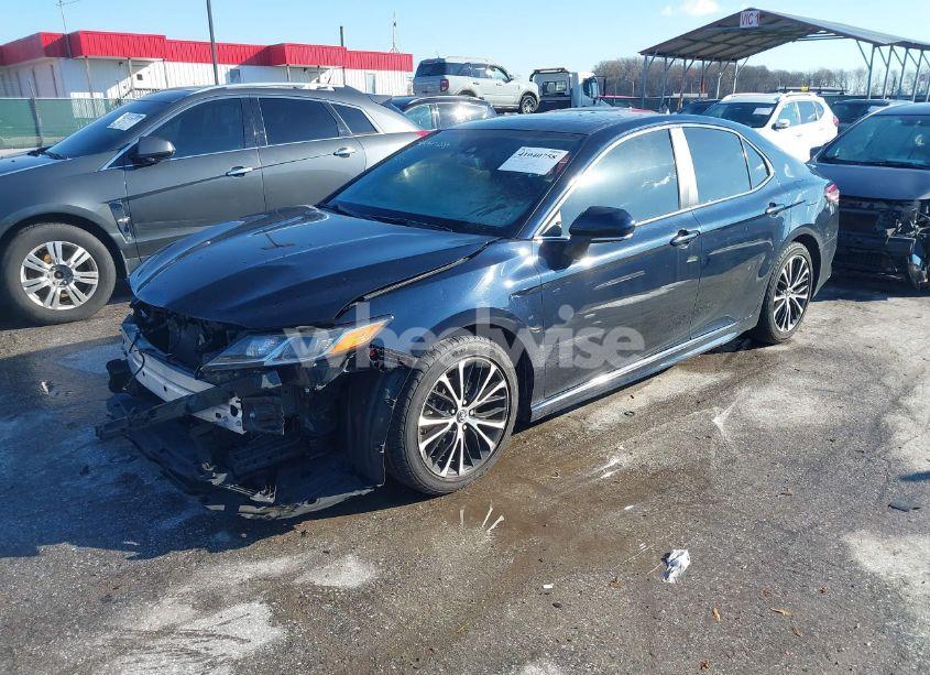 Photo 2 of 2019 Toyota Camry SE (VIN 4T1B11HK3KU263804)