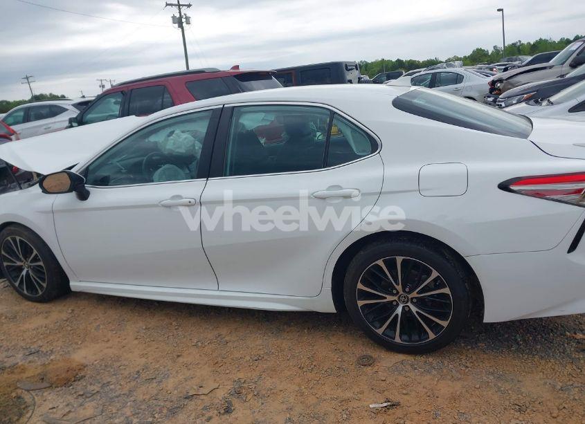 Photo 14 of 2019 Toyota Camry SE (VIN 4T1B11HK3KU281333)