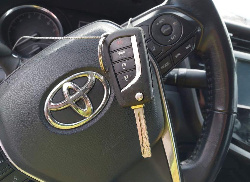 Photo 11 of 2019 Toyota Camry SE (VIN 4T1B11HK3KU690562)