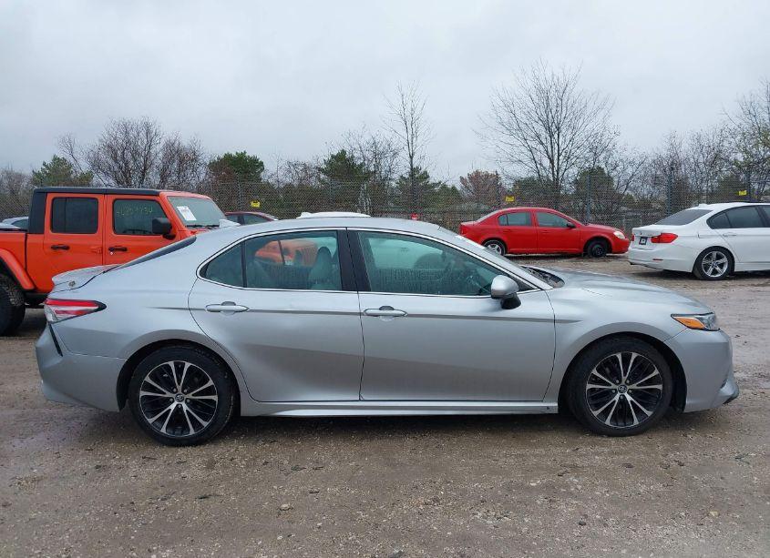 Photo 13 of 2019 Toyota Camry SE (VIN 4T1B11HK3KU690562)