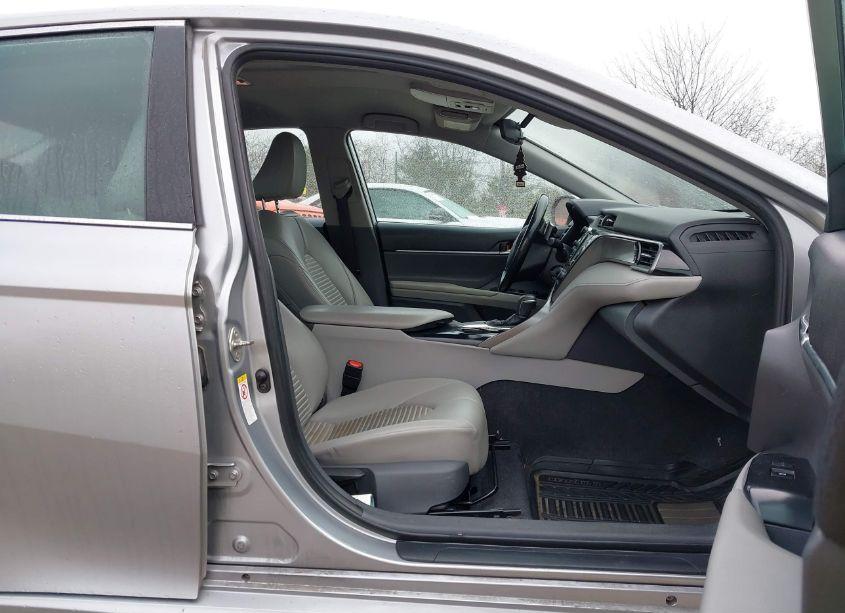 Photo 5 of 2019 Toyota Camry SE (VIN 4T1B11HK3KU690562)
