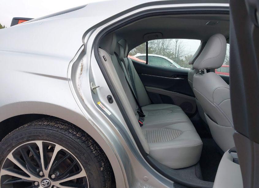 Photo 8 of 2019 Toyota Camry SE (VIN 4T1B11HK3KU690562)