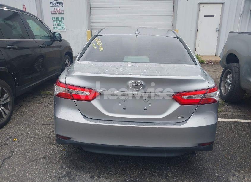 Photo 16 of 2019 Toyota Camry LE (VIN 4T1B11HK3KU691923)