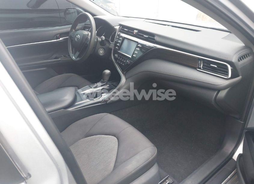 Photo 5 of 2019 Toyota Camry LE (VIN 4T1B11HK3KU691923)