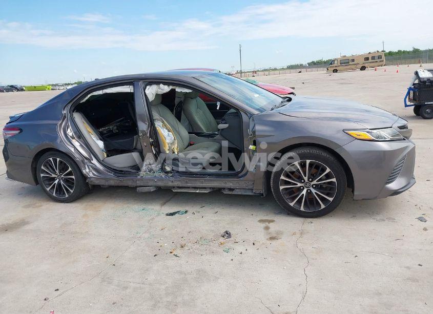 Photo 13 of 2019 Toyota Camry SE (VIN 4T1B11HK3KU696071)