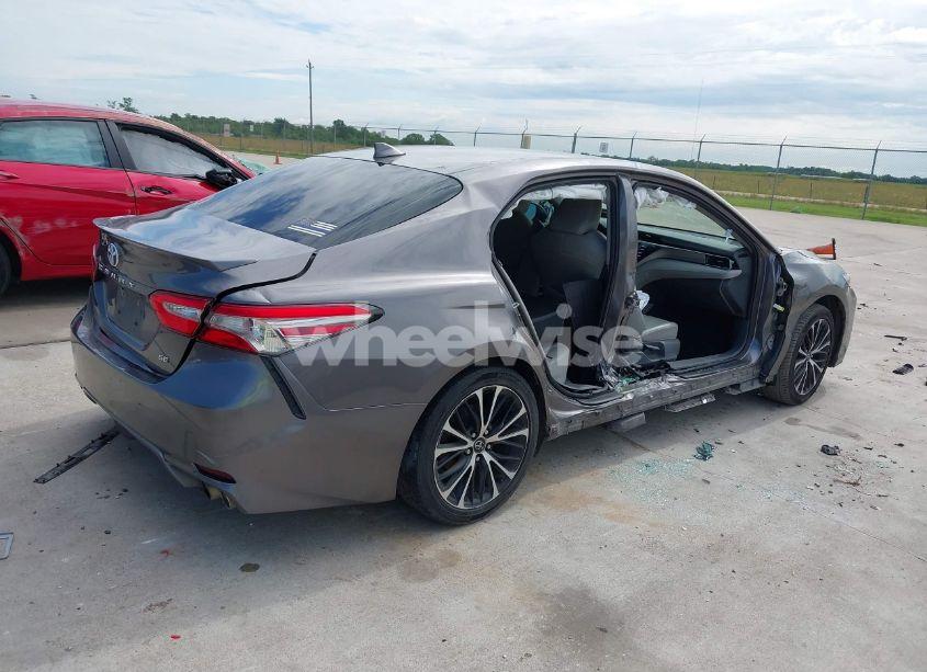 Photo 4 of 2019 Toyota Camry SE (VIN 4T1B11HK3KU696071)