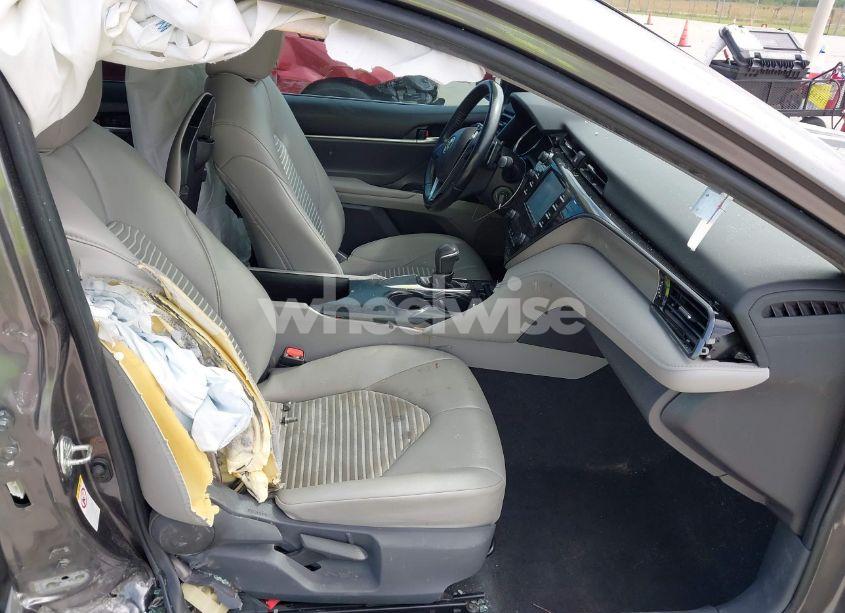 Photo 5 of 2019 Toyota Camry SE (VIN 4T1B11HK3KU696071)