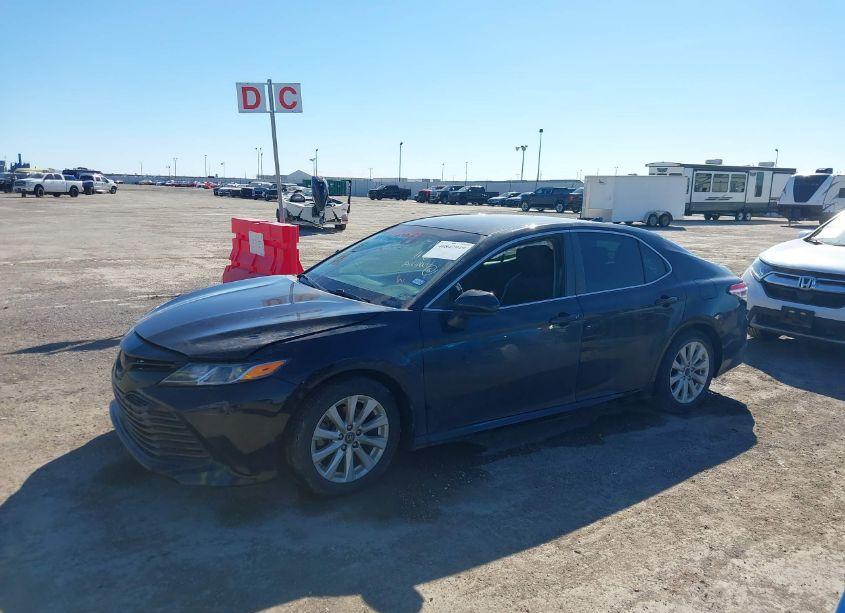 Photo 14 of 2019 Toyota Camry LE (VIN 4T1B11HK3KU697611)