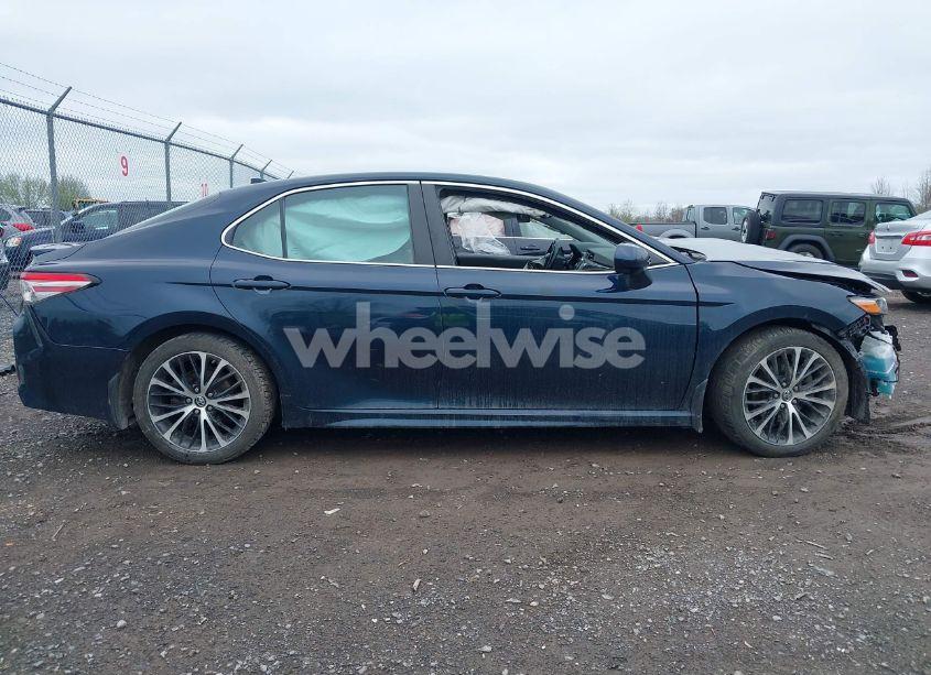 Photo 14 of 2019 Toyota Camry SE (VIN 4T1B11HK3KU702368)