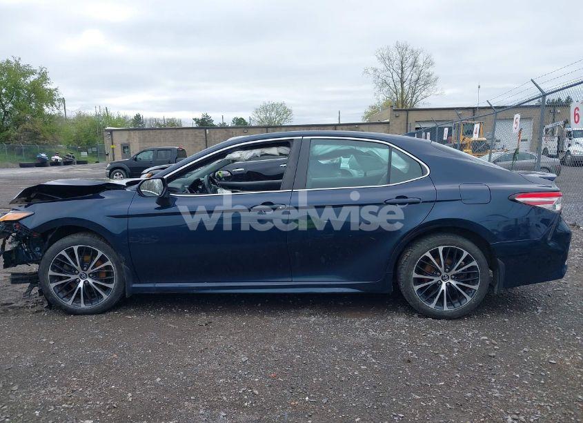 Photo 15 of 2019 Toyota Camry SE (VIN 4T1B11HK3KU702368)