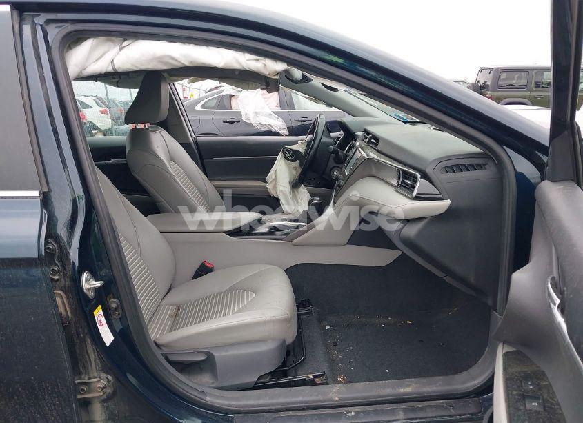 Photo 5 of 2019 Toyota Camry SE (VIN 4T1B11HK3KU702368)