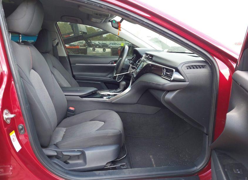 Photo 5 of 2019 Toyota Camry LE (VIN 4T1B11HK3KU716478)