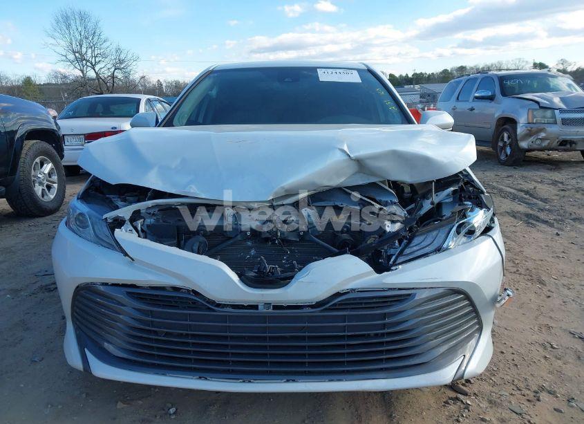 Photo 11 of 2019 Toyota Camry XLE (VIN 4T1B11HK3KU719915)