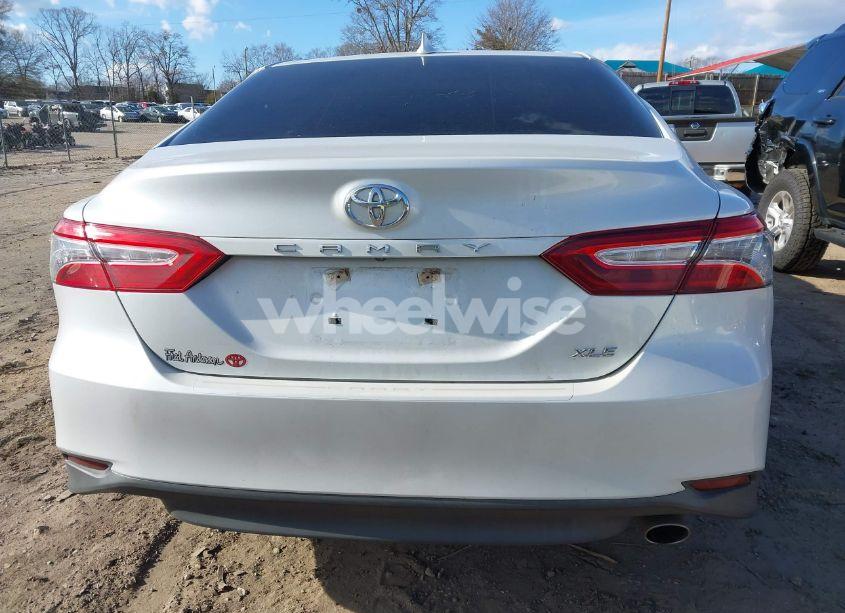 Photo 15 of 2019 Toyota Camry XLE (VIN 4T1B11HK3KU719915)