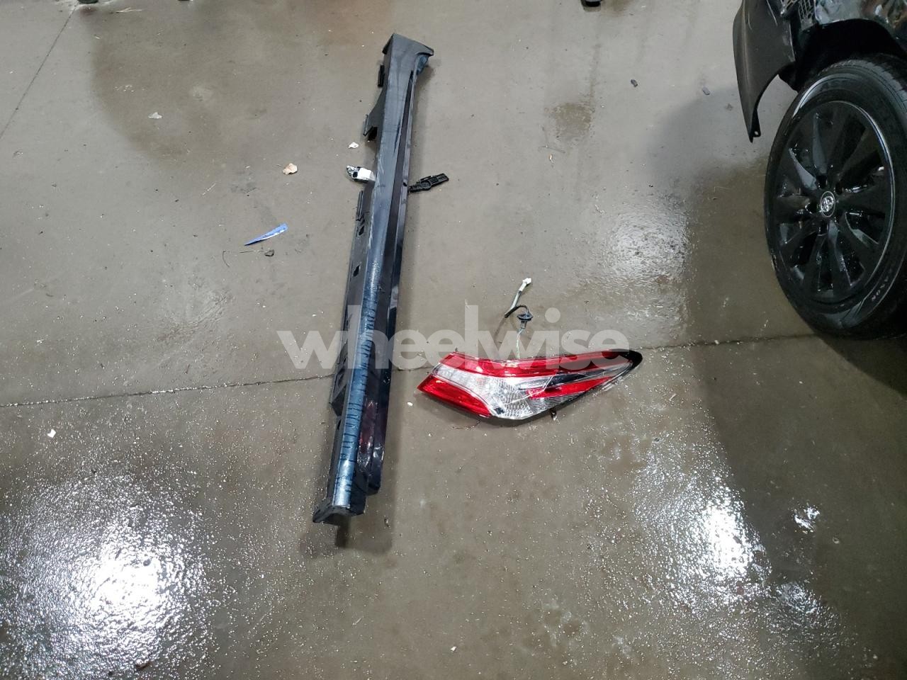 Photo 12 of 2019 TOYOTA CAMRY L (VIN 4T1B11HK3KU726993)