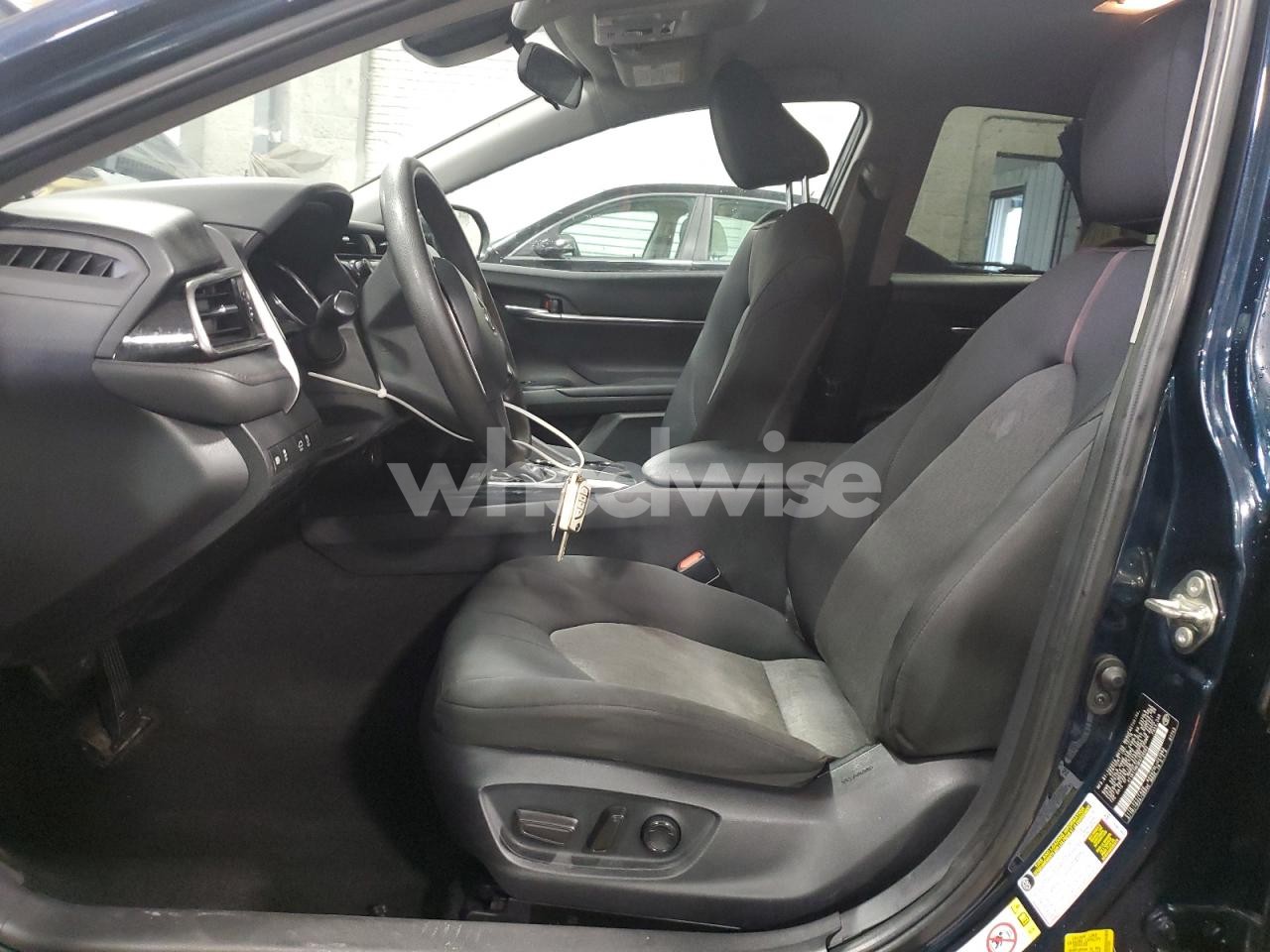 Photo 7 of 2019 TOYOTA CAMRY L (VIN 4T1B11HK3KU726993)