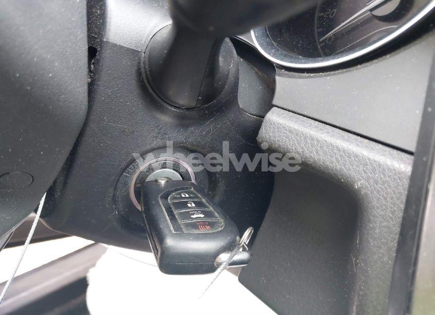 Photo 11 of 2019 Toyota Camry SE (VIN 4T1B11HK3KU735564)