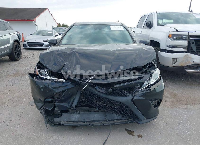 Photo 12 of 2019 Toyota Camry SE (VIN 4T1B11HK3KU735564)