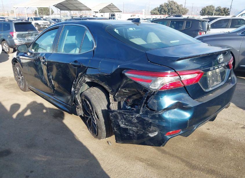 Photo 3 of 2019 Toyota Camry SE (VIN 4T1B11HK3KU735824)