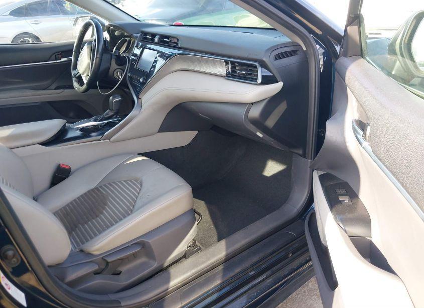 Photo 5 of 2019 Toyota Camry SE (VIN 4T1B11HK3KU735824)