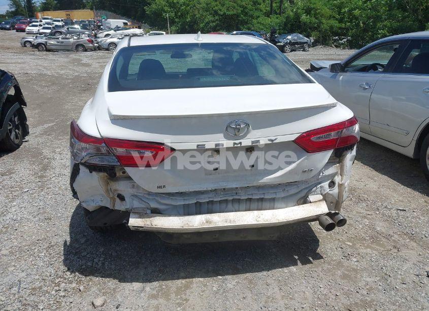 Photo 16 of 2019 Toyota Camry SE (VIN 4T1B11HK3KU760643)