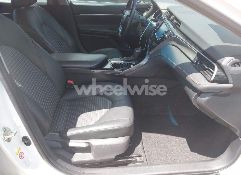 Photo 5 of 2019 Toyota Camry SE (VIN 4T1B11HK3KU760643)