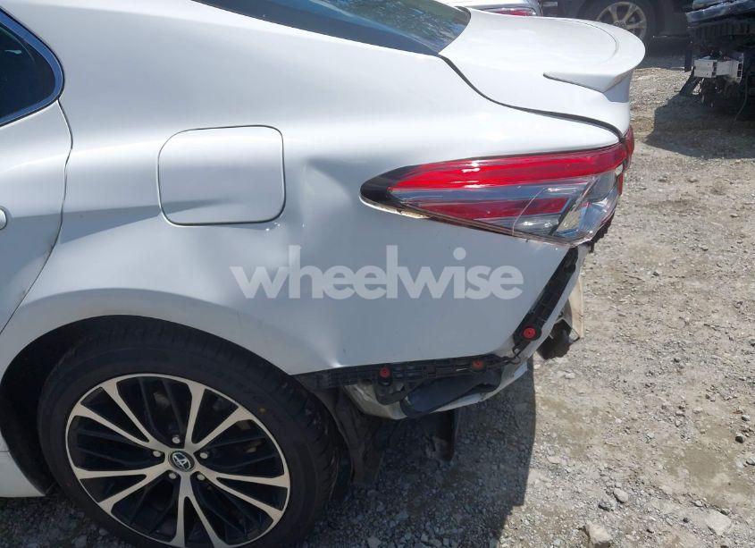 Photo 6 of 2019 Toyota Camry SE (VIN 4T1B11HK3KU760643)
