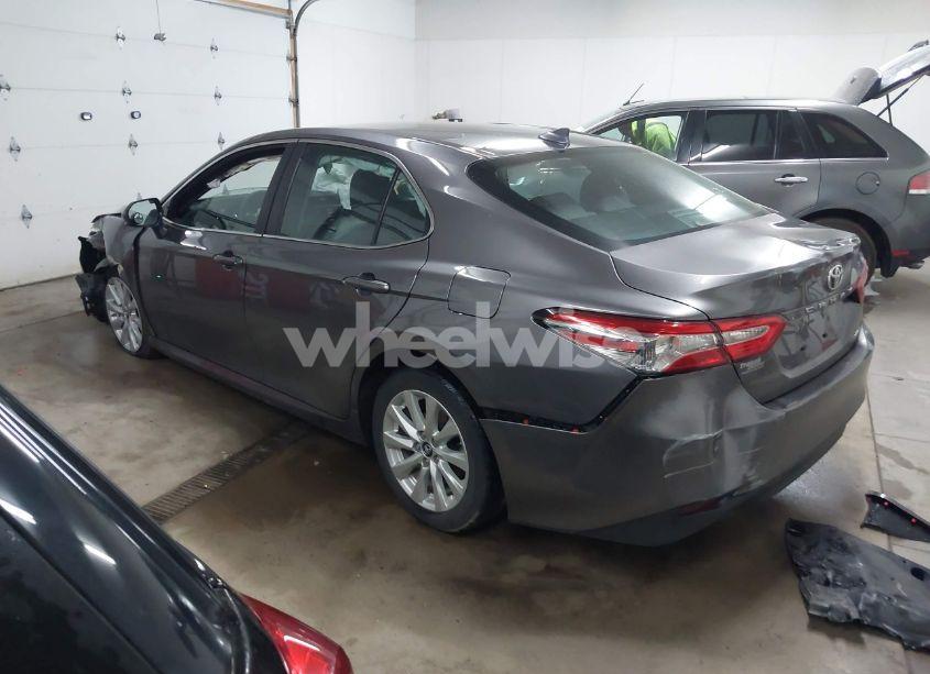 Photo 3 of 2019 Toyota Camry LE (VIN 4T1B11HK3KU762053)