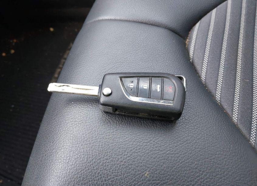 Photo 11 of 2019 Toyota Camry SE (VIN 4T1B11HK3KU764255)