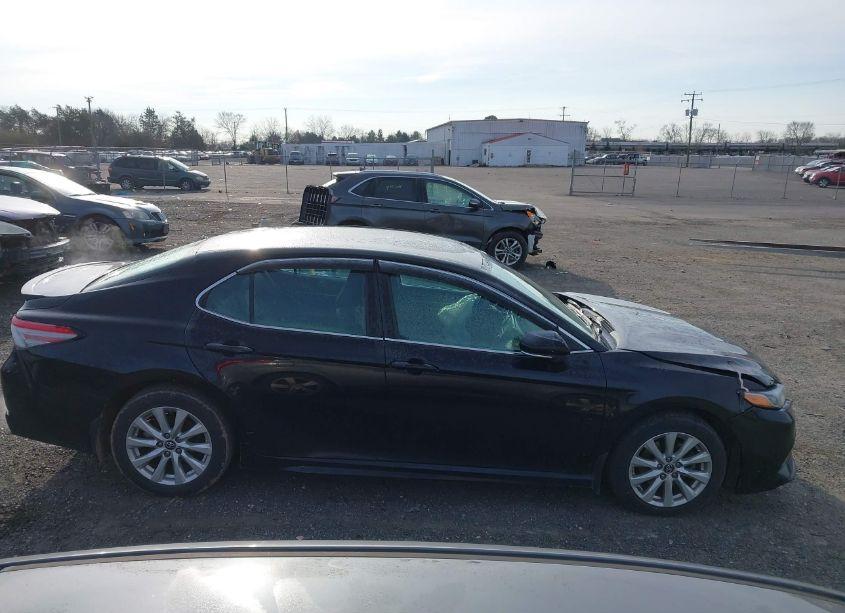 Photo 13 of 2019 Toyota Camry SE (VIN 4T1B11HK3KU764255)