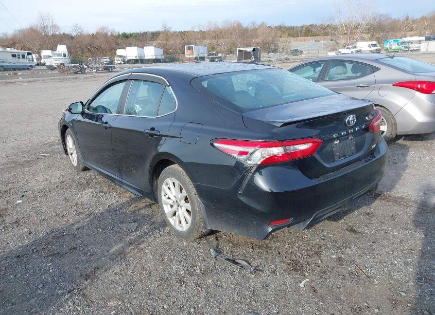 Photo 3 of 2019 Toyota Camry SE (VIN 4T1B11HK3KU764255)