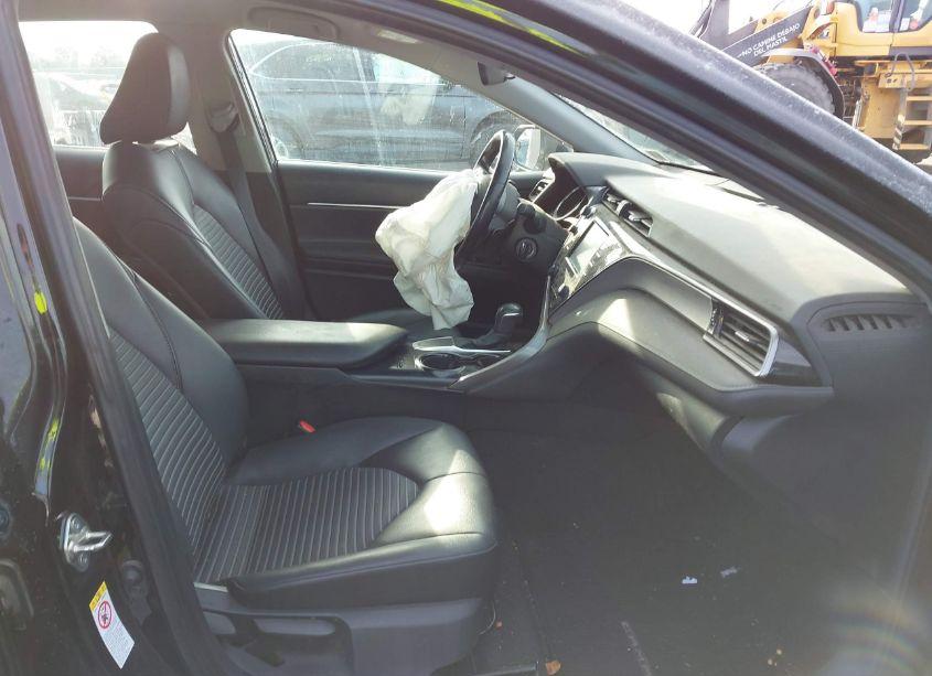 Photo 5 of 2019 Toyota Camry SE (VIN 4T1B11HK3KU764255)