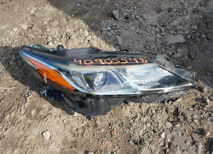 Photo 12 of 2019 Toyota Camry SE (VIN 4T1B11HK3KU783484)