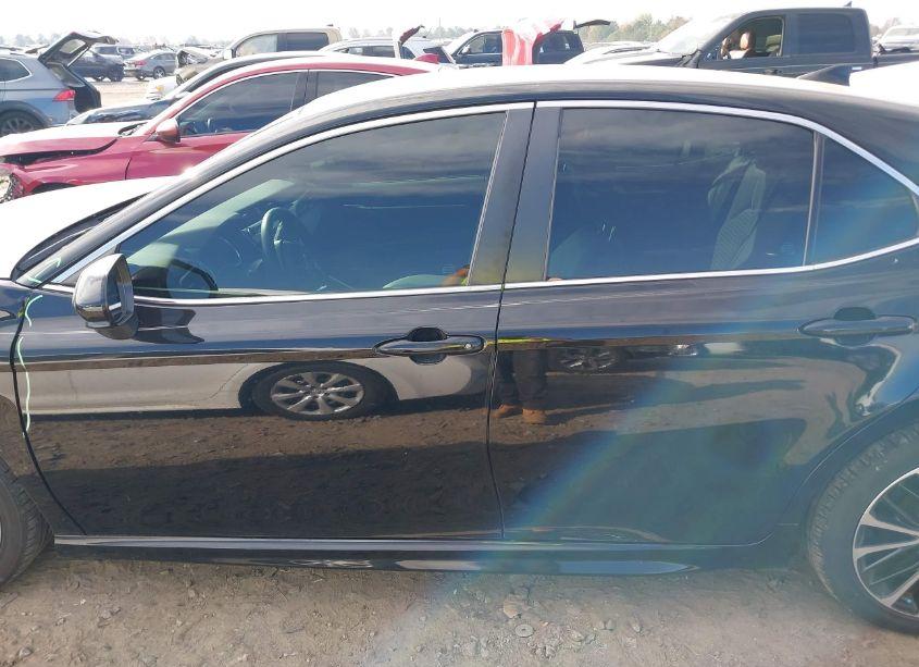 Photo 15 of 2019 Toyota Camry SE (VIN 4T1B11HK3KU783484)