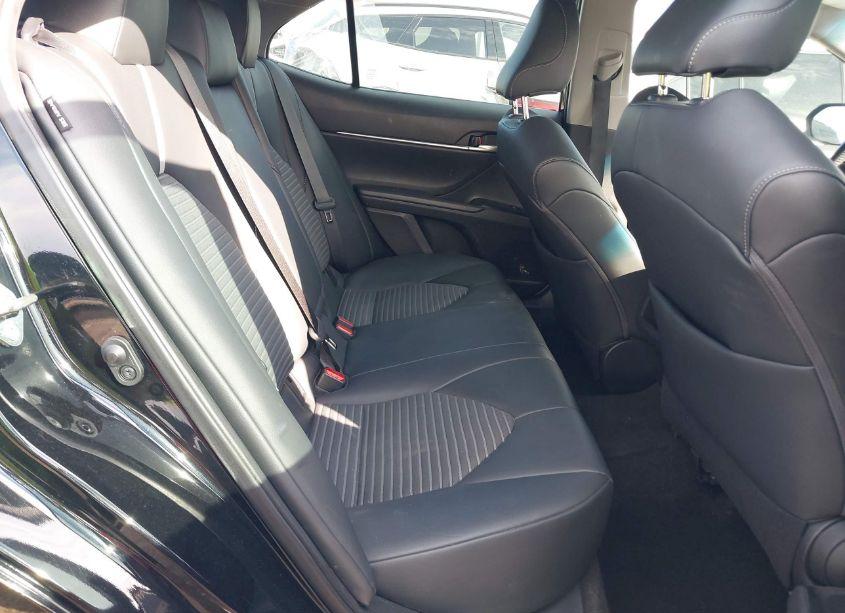 Photo 8 of 2019 Toyota Camry SE (VIN 4T1B11HK3KU783484)